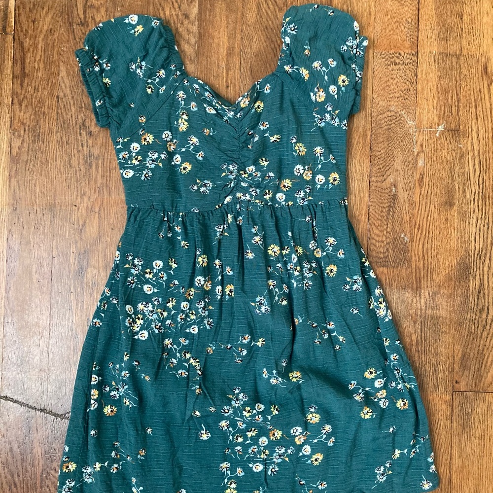 Art class dress with sweetheart neckline